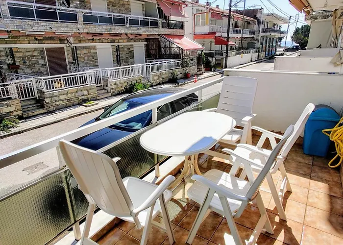Pinna #95 Traditional Greek Apartment